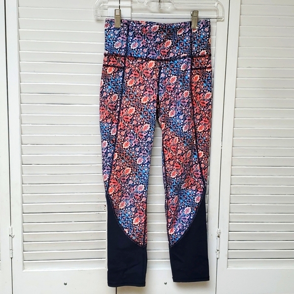 Athleta High Rise Chatarunga Cropped Leggings Size S - Picture 2 of 4